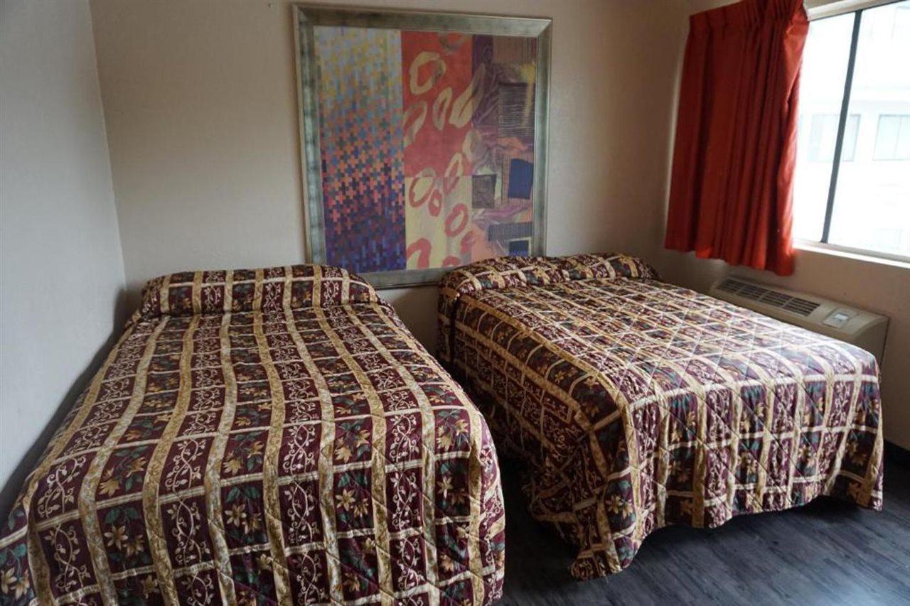 Econo Lodge San Antonio Northeast I-35 Bagian luar foto